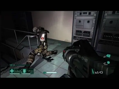 Captura de tela de F.E.A.R. (1 de 4)