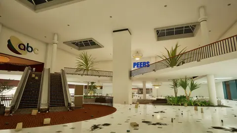 Captura de tela de Black Friday Janitor: Clean the Whole Mall (1 de 4)