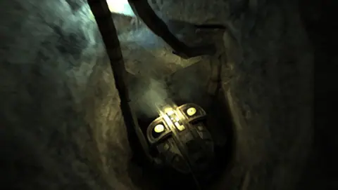 Captura de tela de Linger In Shadows (3 de 4)