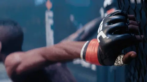 Captura de tela de EA Sports UFC 5 (2 de 4)